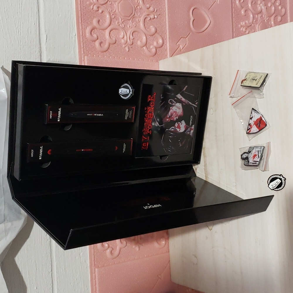 My Chemical Romance MCR Hipdot Three Cheers for Sweet Revenge Full Makeup + Pins